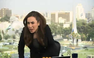 بالفيديو..  هروب مذيعة لحظة قصف إسرائيل وزارة الدفاع السورية أثناء بث مباشر للنشرة الإخبارية