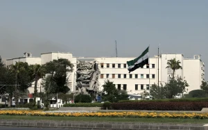 بيان سوري  غاضب بشأن العدوان الإسرائيلي الذي استهدف وزارة الدفاع والقصر الرئاسي في دمشق