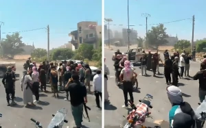 بعد نقض مليشيا الهجري الاتفاق.. بالفيديو: عشيرة الموالي تفرض سيطرتها على ساحة السويداء وسط المدينة