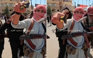 بالفيديو.. شباب من العشائر  السورية يتوجهون إلى السويداء يحملون ماكينات حلاقة ويهددون بحلق شوارب المسلحين الدروز