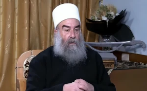 السوري الدرزي و العميل الإسرائيلي "حكمت الهجري" يرفض دخول وفد حكومي ضمن قافلة مساعدات إلى السويداء