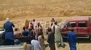 بالفيديو:  مسلحون يعدمون امرأة متزوجة في باكستان رمياً بالرصاص بعد خيانة زوجها