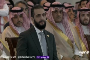 بالفيديو: وصول الرئيس السوري أحمد الشرع للمنتدى الاستثماري السوري –السعودي