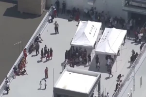 بالفيديو.. سكان اليابان يصعدون لأسطح المباني استعدادًا للتسونامي بعد زلزال كامتشاتكا