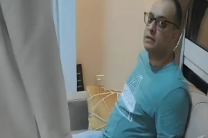 بالفيديو: لحظة ضبط بيطري مصري يدير شبكة لممارسة الطب التجميلي دون ترخيص في الكويت