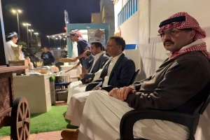 أمير منطقة عسير تركي بن طلال في ضيافة مالك "فود ترك" بإحدى قرى بللسمر