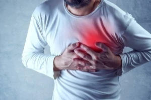 الكشف عن علامات فارقة بين النوبة والسكتة القلبية.. وكيفية التعامل مع كل حالة