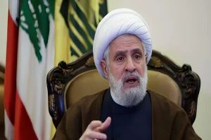 نعيم قاسم يهدد الحكومة اللبنانية : نرفض تسليم السلاح  ولن تكون هناك "حياة" في لبنان إذا حاولت الحكومة مواجهة حزب الله