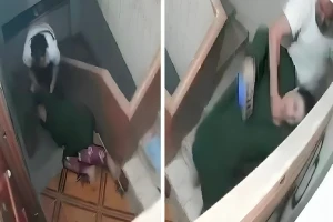 بالفيديو.. رجل يعتدي على زوجة شقيقه ويسحلها على الدرج داخل منزلهم في مصر