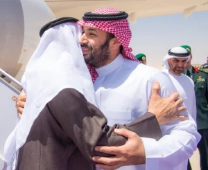 بالفيديو والصور .. ‏‎ولي العهد يستقبل الشيخ محمد بن زايد رئيس  الإمارات