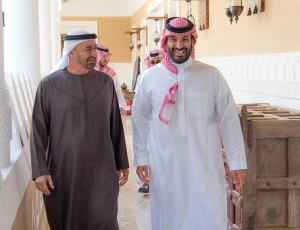 بالصور : ولي العهد يستقبل الشيخ محمد بن زايد ويستعرضان العلاقات الأخوية بين البلدين