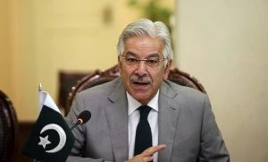 وزير الدفاع الباكستاني: برنامجنا النووي "سيكون متاحا" للسعودية