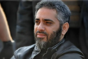 الفنان فضل شاكر يسلّم نفسه إلى الجيش اللبناني