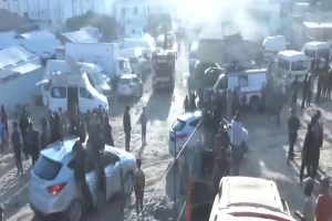 بالفيديو: حماس تظهر وهي تقود سياراتها مع المجموعة الأولى من الرهائن