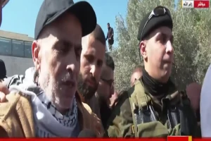 بالفيديو.. أسير فلسطيني بعد 24 عامًا في سجون إسرائيل : "أحاول التعرف على أطفالي"