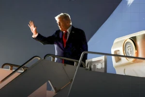 بالفيديو.. ترامب يغادر مصر بعد مشاركته في قمة شرم الشيخ للسلام