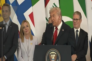 بالفيديو.. ترامب يتغزل في رئيسة وزراء إيطاليا : سأخاطر .. هل يزعجك إن قلت إنك جميلة؟