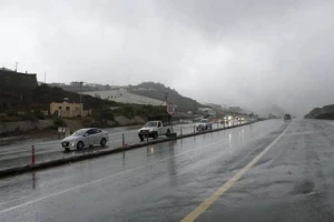 الأرصاد تكشف حالة الطقس المتوقعة اليوم: سحب رعدية ممطرة ورياح نشطة على هذه المناطق!