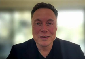 بالفيديو.. الملياردير إيلون ماسك: «أعيش في منزل صغير اشتريته بـ 8000 دولار»