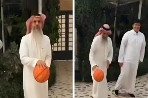 بالفيديو: حميدان التركي يستعرض مهارته في كرة السلة ويسدد رميتين متتاليتين main