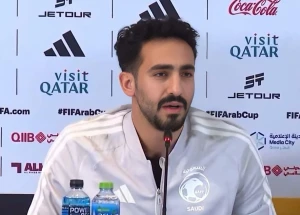 «ملياراتنا ونضخها وين ما نبي وكعبنا عالي دائمًا على عمان».. بالفيديو.. نواف العقيدي يرد على سؤال صحفي عماني