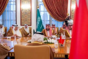 بالصور.. ولي العهد والأمير سلمان آل خليفة يترأسان الاجتماع الرابع لمجلس التنسيق السعودي البحريني في المنامة