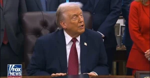 بالفيديو.. ترامب : يجب طرد إلهان عمر.. الصوماليون دمروا بلادنا