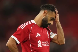"لقد ألقوا بي تحت الحافلة".. محمد صلاح ينفجر غاضباً ويعلق على مستقبله مع ليفربول بعد خروجه عن التشكيلة