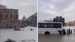 بالفيديو .. غرق عدد من المركبات وسط السيول في منطقة أبحر شمال جدة.. وأشخاص يدفعون باص