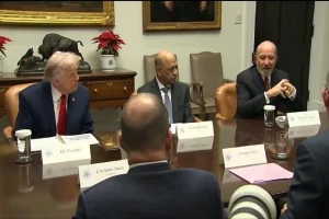 الرئيس ترامب يعلن رسميا إطلاق بطاقة ترامب الذهبية .. ووزير التجارة يكشف كم المبلغ  للحصول عليها-فيديو