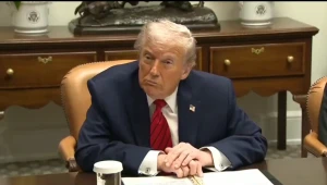 بالفيديو: ترامب يوبخ مراسلة CNN بعد سؤالها حول سبب نشر فيديو ضرب قارب مخدرات مرتين