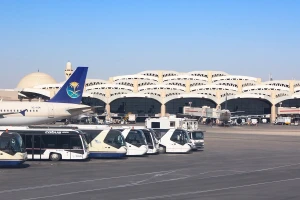 مطار الملك خالد الدولي يكشف أسباب تأخير بعض الرحلات