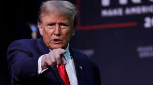 "مكان غارق في الدم".. أول تعليق من "ترامب" على قصف أمريكا عشرات المواقع في سوريا!