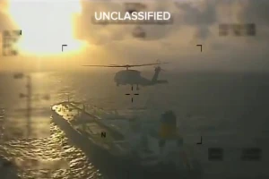 بالفيديو.. الجيش الأمريكي يحتجز ناقلة نفط قبالة سواحل فنزويلا