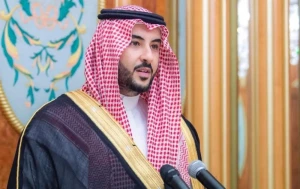 الأمير خالد بن سلمان يعلق على التحركات العسكرية المخالفة في حضرموت
