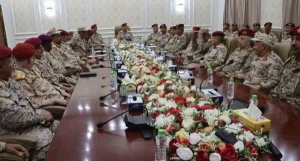 اجتماع عسكري في عدن يكشف مستجدات الوضع الأمني بحضرموت والمهرة