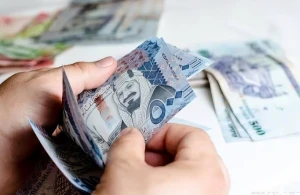 بيان من "الموارد البشرية" بشأن  المرحلة الأخيرة من قرار إلزام تحويل رواتب العمالة المنزلية إلكترونيًا