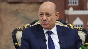 الرئاسي اليمني يعفي وزيري النقل والتخطيط ويحيلهما للتحقيق