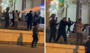 فيديو يوثق مجموعة من الشرطة الإيرانية يطلقون النار على المحتجين في بوشهر