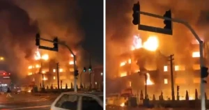 بالفيديو.. متظاهرون يحرقون  مبنى بلدية في إيران وسط تصاعد الاحتجاجات المناهضة للنظام