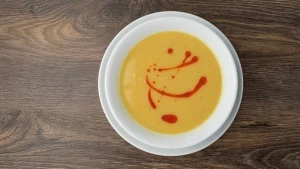 ماذا يحدث لجسمك عند تناول شوربة العدس في الشتاء؟.. خبراء يكشفون التأثير على القلب والبشرة !