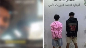 القبض على شخصين أحدهما أساء للذات الإلهية والآخر وثق الواقعة ونشرها في جدة - فيديو