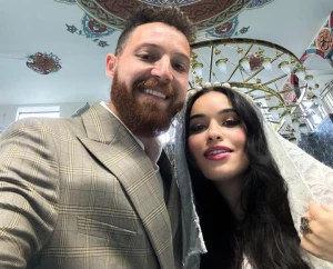 زوجة فنان مصري شهير تتهمه بالضرب والسحل.. وتقرير طبي يكشف حجم إصابتها الخطيرة _صور