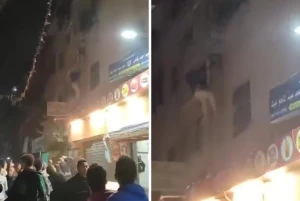 بالفيديو.. سيدة تُلقي أطفالها الصغار من شرفة شقتها بالدور الثالث في مصر