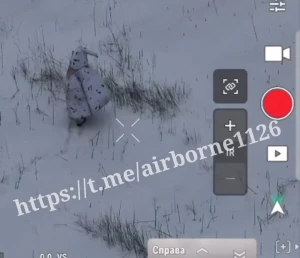 بالفيديو: استهداف جندي روسي متنكر في زي بطريق بعدما ضل طريقه في ثلوج أوكرانيا