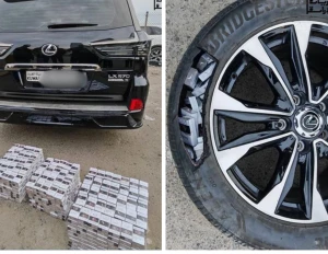 بالفيديو: ضبط 140 كرز سجائر  مخبأة داخل كفرات سيارة أثناء محاولة تهريبها الى مدينة الخفجي