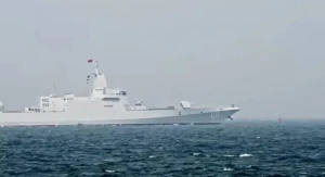 بالفيديو: الصين تنشر مدمرات شبحية في المياه الإيرانية مع اقتراب مناورات ثلاثية مع روسيا قرب مضيق هرمز