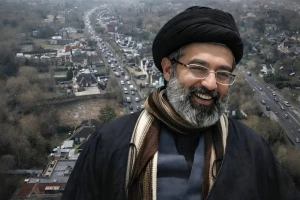 صحيفة بريطانية تكشف عن امتلاك نجل المرشد الإيراني  «علي خامنئي» قصورًا فاخرة  في لندن بقيمة تجاوزت 100 مليون جنيه إسترليني