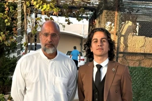 آخر ظهور لـ"سيف الإسلام القذافي"  في حديقة منزله قبل اغتياله من قبل 4 مسلحين