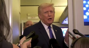 «لن أعتذر وكان اقتباسًا من فيلم الأسد الملك».. تعليق ترامب على فيديو ساخر نشره  يظهر أوباما وزوجته على هيئة “قردين” يقفزان